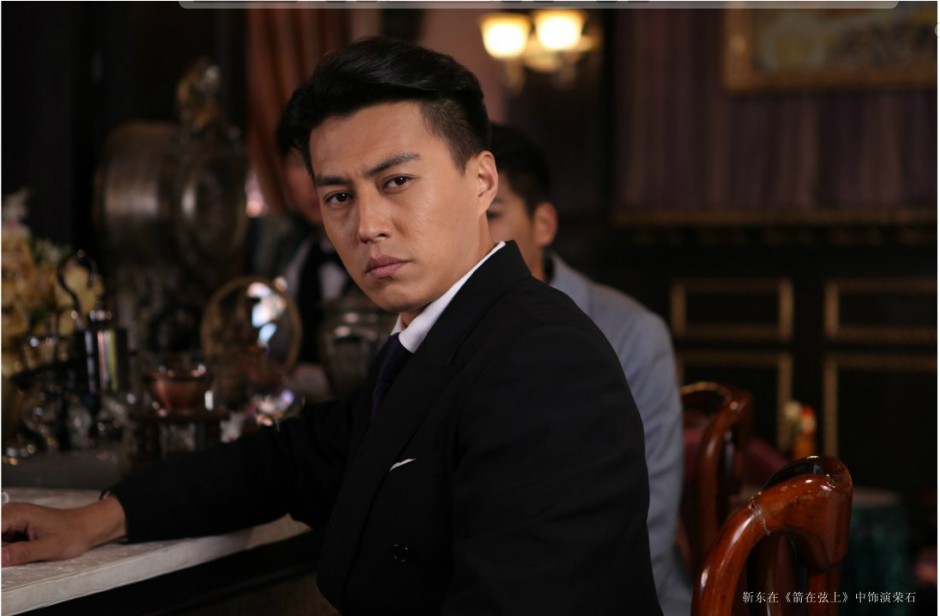 靳东家庭背景不一般 网曝靳东李佳结婚照