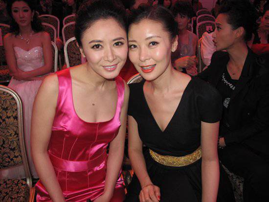 黄志忠现任老婆柯蓝照片合集 揭黄志忠个人资料