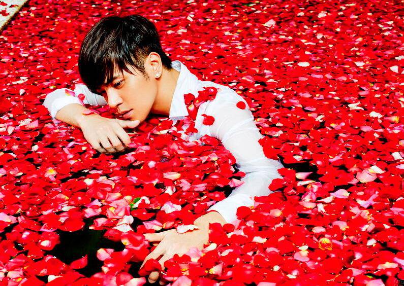 网传周扬青背景显赫 罗志祥周扬青酒店密会痴缠