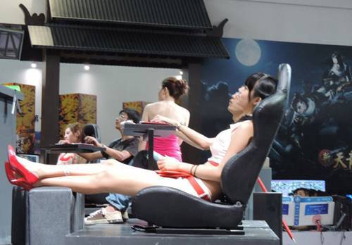 揭游戏陪玩网价格表 美女陪玩曝加钱有特殊服务