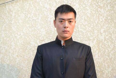 张桐个人资料曝光 患抑郁症两次自杀遭老婆拦截