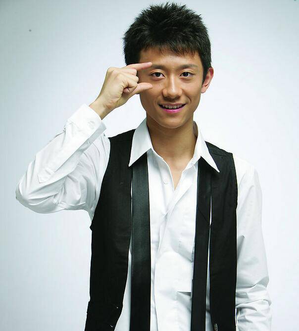 张一山身高多高 张一山杨紫结婚照遭曝光