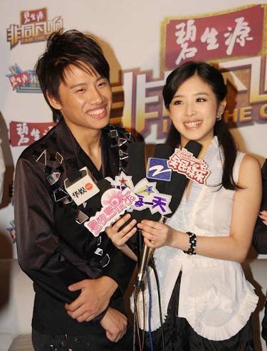 张含韵陪人睡觉照片外泄 张含韵男朋友被曝光