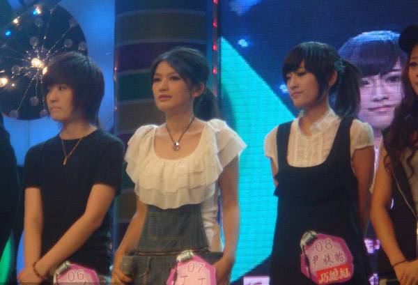 中国好声音丁丁疑恋情曝光 丁丁身份造假遭质疑