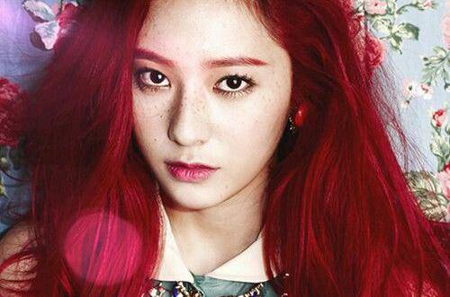 《我们结婚了》郑秀晶与朴灿烈甜蜜亲吻