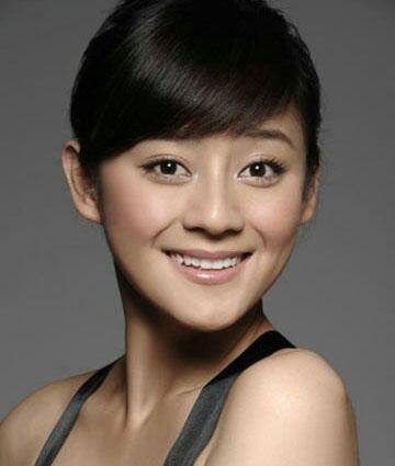 揭袁姗姗整容前后照片 与杨幂美貌事业大PK