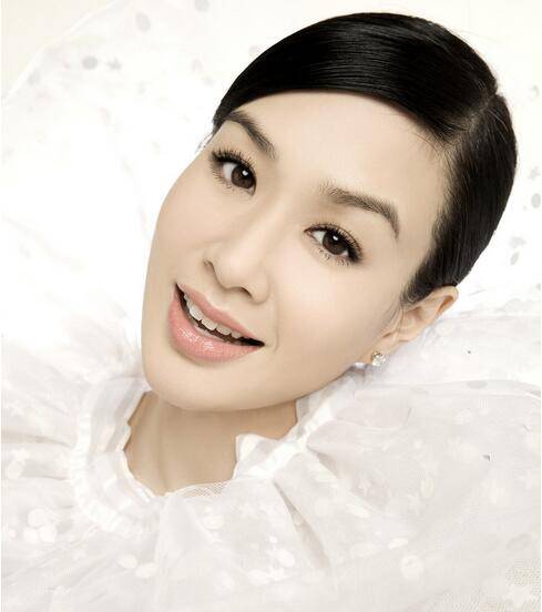 张伦硕真的喜欢钟丽缇 曝张伦硕整容前后对比照