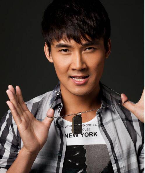 张铎老婆陈松伶个人资料 八年姐弟恋甜蜜如初