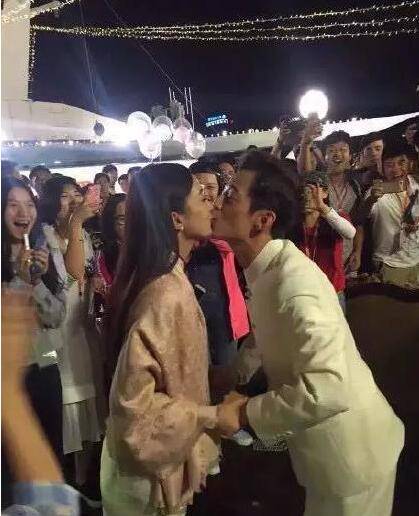 何炅究竟多大了 揭秘何炅王菁恋史及结婚照