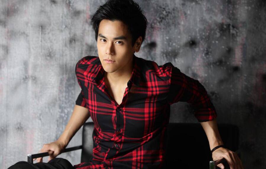 彭于晏整容前后对比照 居然相差这么大