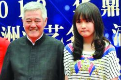 赵本山年龄多大 赵本山女儿遗传好基因变网红