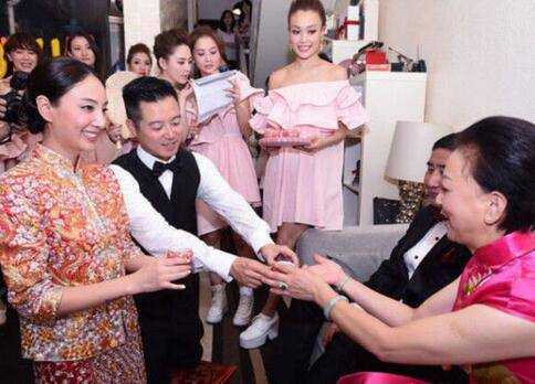 郑希怡老公个人资料 曝掉抹胸事件经过