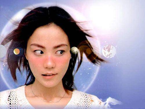 王菲红唇照撞脸俞飞鸿 网友惊呼 傻傻分不清