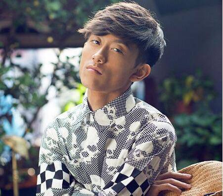 张一山身高多高 张一山杨紫结婚照遭曝光