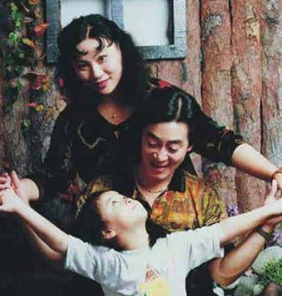 六小龄童的妻子是谁 揭六小龄童浪漫爱情史