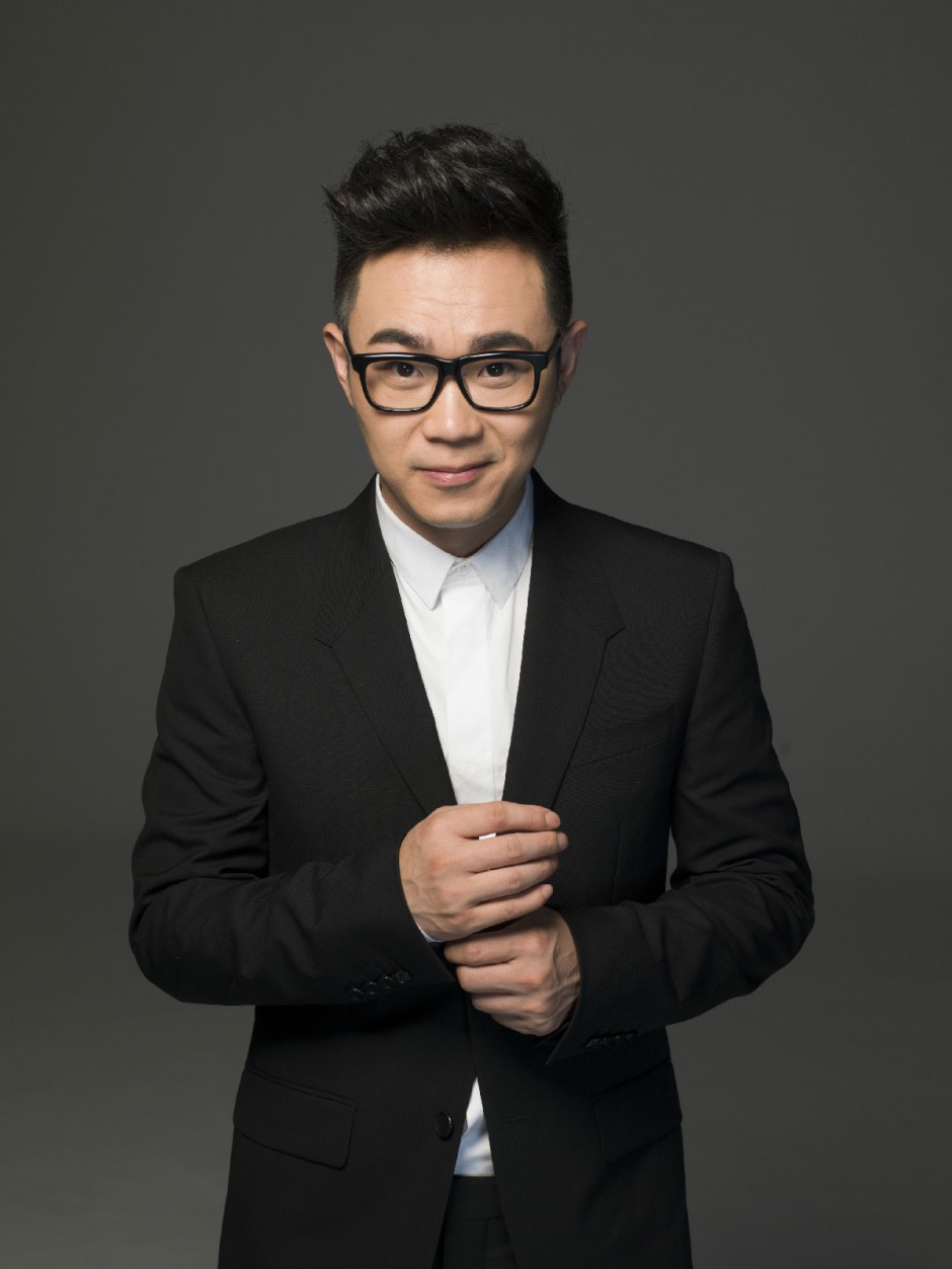 董成鹏老婆张文露被爆 两人同为主持人一见倾心