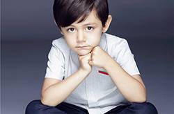 刘烨的儿子诺一个人资料  如此懂事因为她