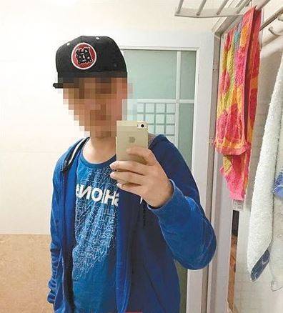 男子上厕所没带纸点外卖