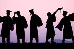 美女大学生堕落成毒贩 曾两次戒毒却没成功