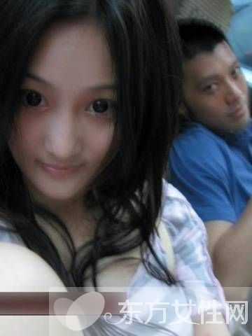 张馨予坐台是真的 张馨予发小现身说明“坐台照”缘起