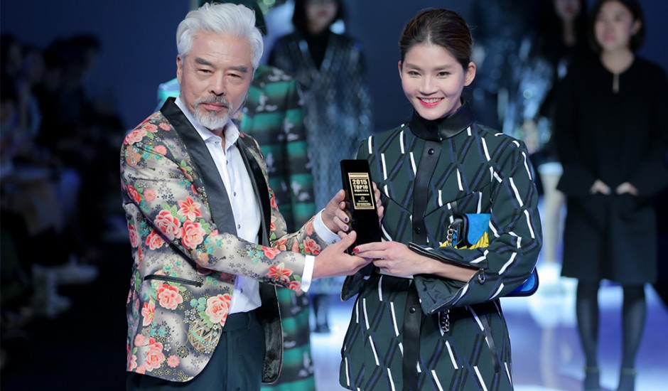 张双利宫崎骏撞脸 潮叔街拍国际范儿十足