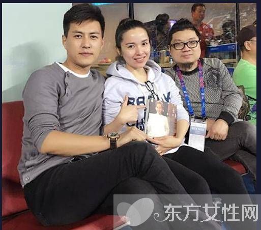 演员靳东家庭背景 靳东李佳结婚照