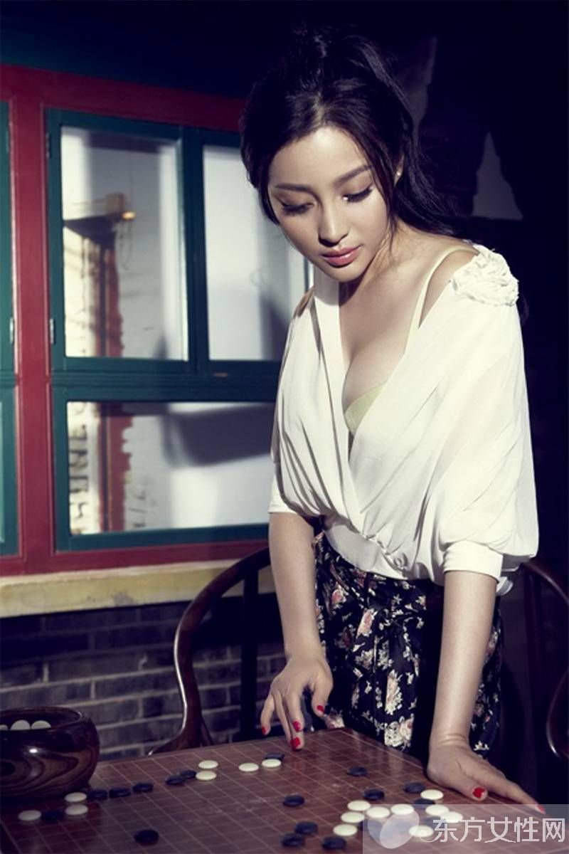 杜淳甘婷婷床戏遭揩油 甘婷婷个人资料曝光