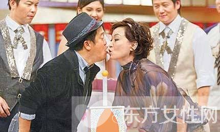 曾志伟前妻是谁 为何离婚42年任被称曾家媳妇
