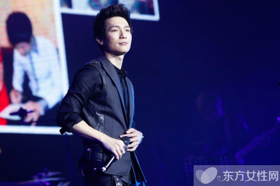 陈楚生近况美好 否认美女老婆身价亿万