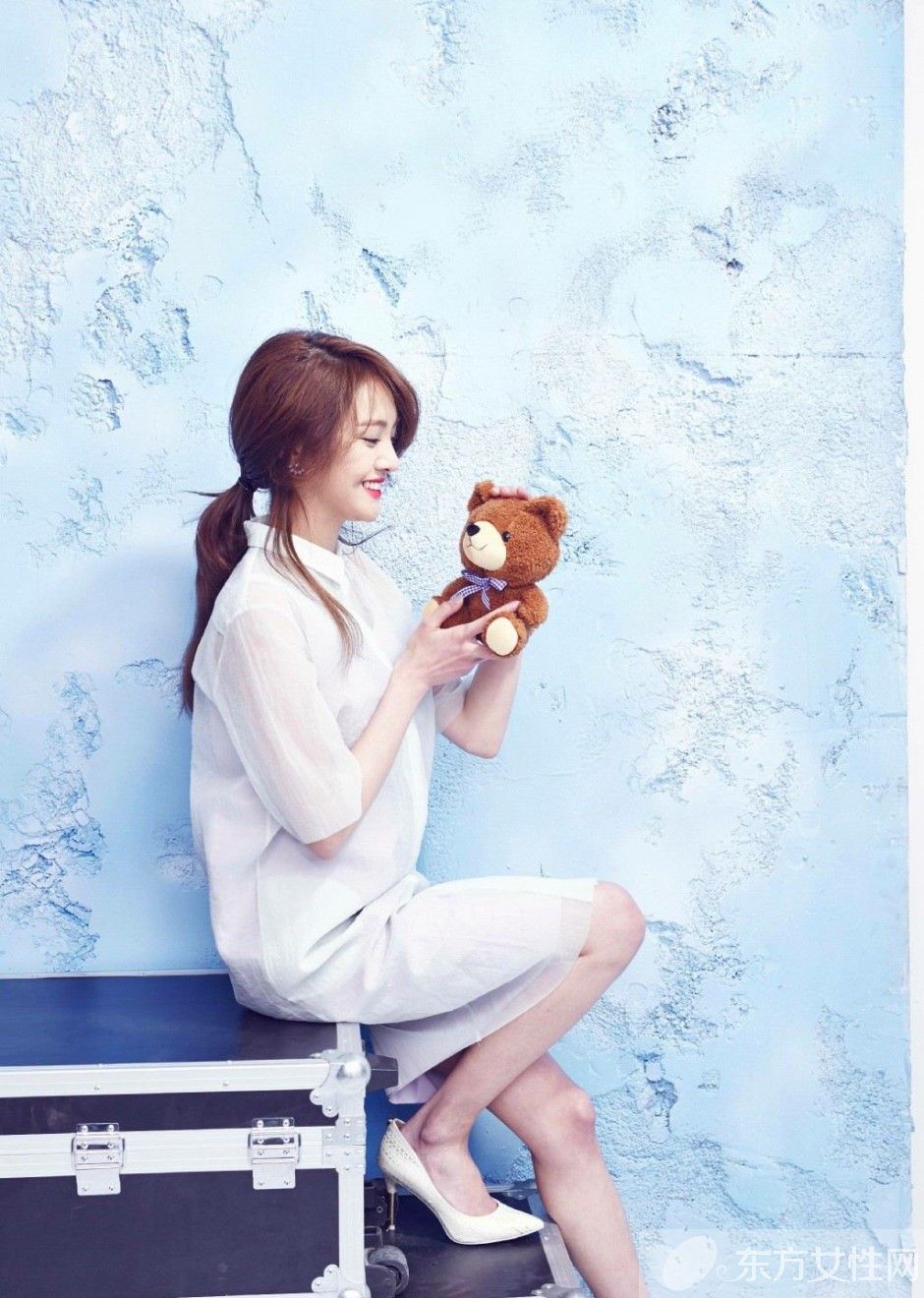 郑爽妈妈近照曝光 皮肤白皙颜值高的吓人