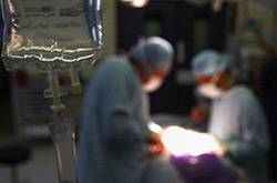 病人在手术中途放屁 引起了一场火灾