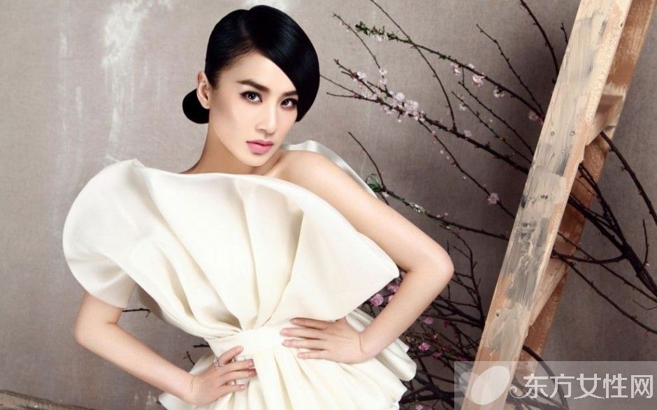 黄圣依杨子机场拥吻 小三为何如此猖獗