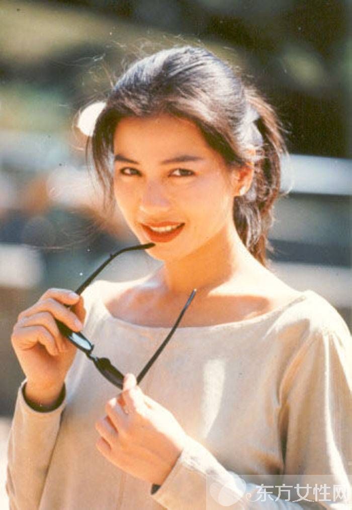 钟楚红个人资料曝光 为圆亡夫遗愿报读慕道班