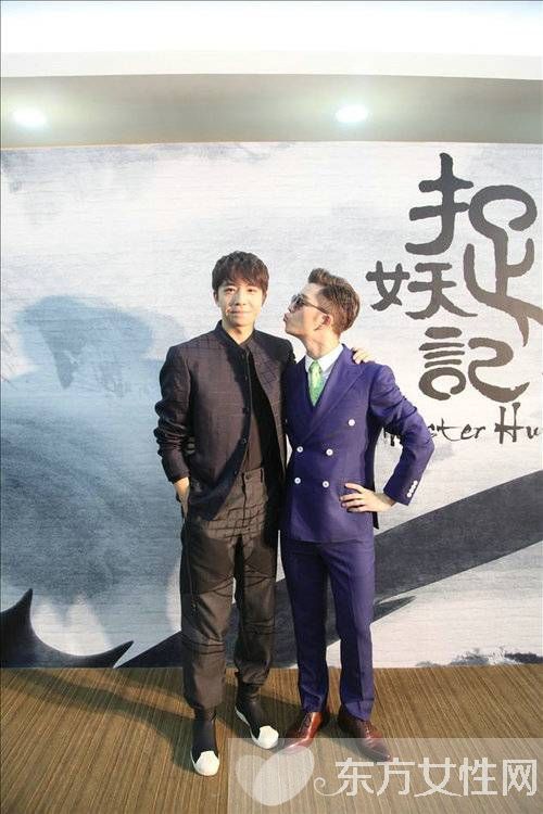 两人出柜了 俞灏明王栎鑫断背吻照让人错愕不已