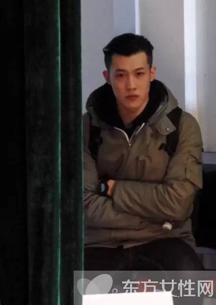 王宝强新助理曝光 不仅帅气还是个小鲜肉