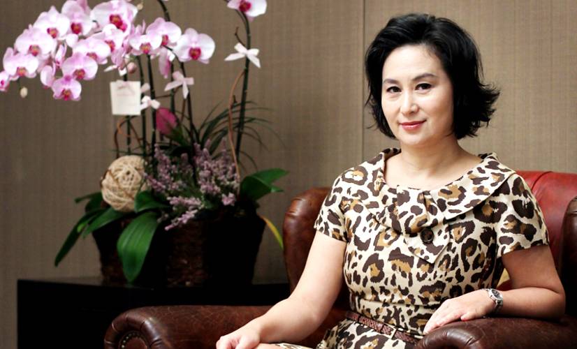 何超琼俞琤蜜会引起轰动 全程拒绝做访问