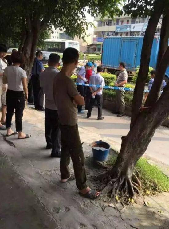 男子追砸押款车被打死 哪种情况下押运员可以开枪