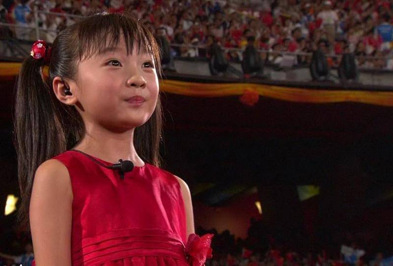 林妙可吸烟陪酒照被扒 糜烂私生活不堪入目