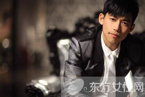 苏醒李炜事件 女友被睡还拍裸照托奶哥被打