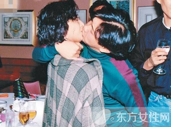 前港姐吴婉芳老公梦中猝死 两人爱情催人泪下