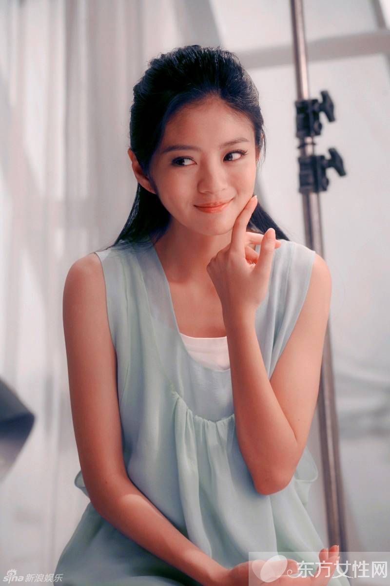 安以轩恋情曝光 胡歌微博再次沦陷