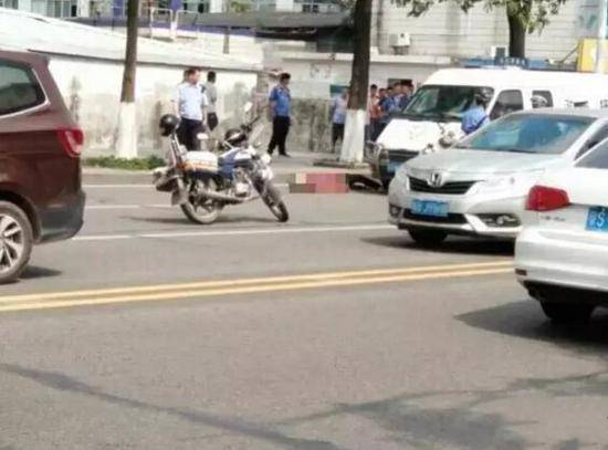 男子追砸押款车被打死 哪种情况下押运员可以开枪