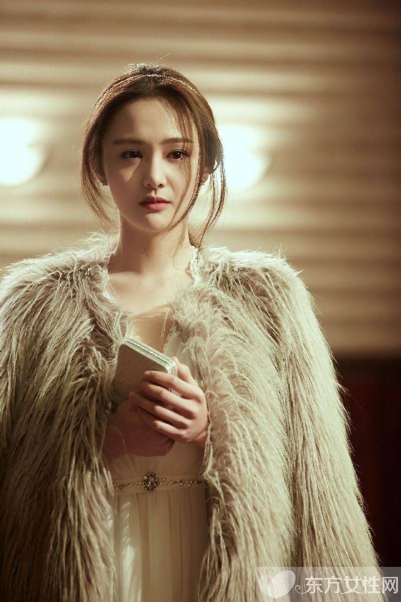 郑爽妈妈近照曝光 皮肤白皙颜值高的吓人