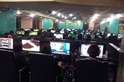 女子新婚之际准新郎失踪 警察竟在网吧找到