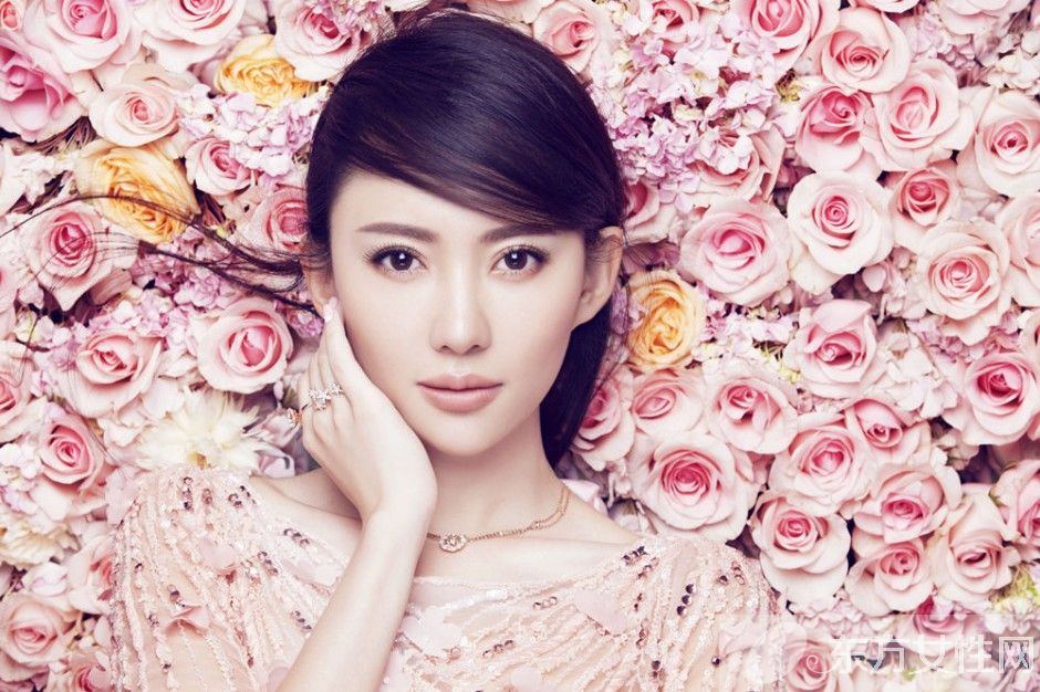 刘萌萌潜规则照片外泄 被曝诺澜卖肉清纯不再