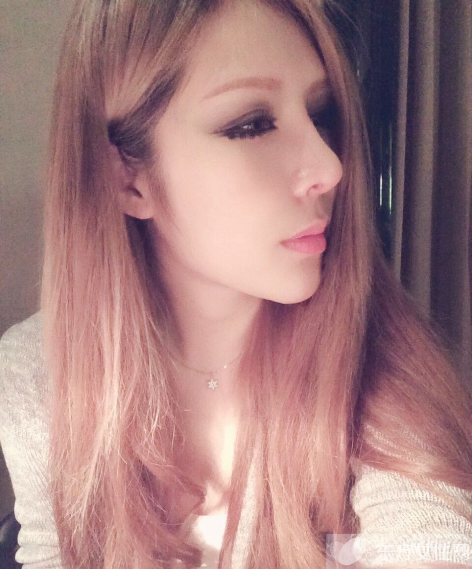 徐弯弯微博爆料黄海波嫖娼视频 整容前模样惊人