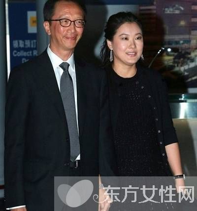  跳水皇后 伏明霞近况 伏明霞梁锦松差26岁的豪门婚姻