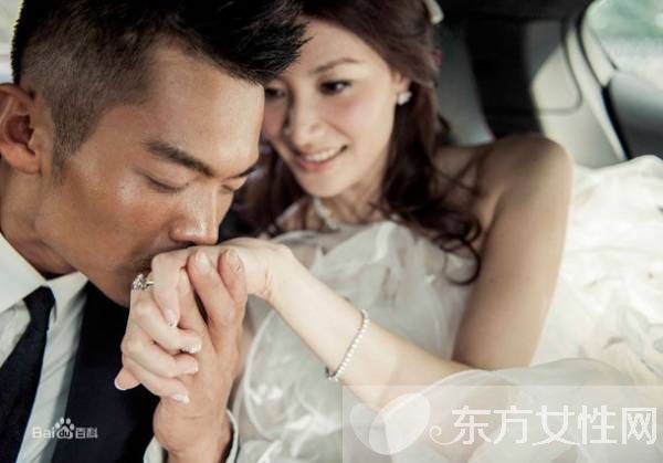 林丹谢杏芳离婚了吗 林丹一条短信打动谢杏芳