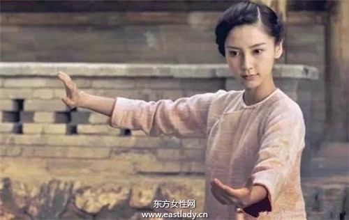 Angelababy抽烟喝酒纹身 黄晓明还一直爱着她