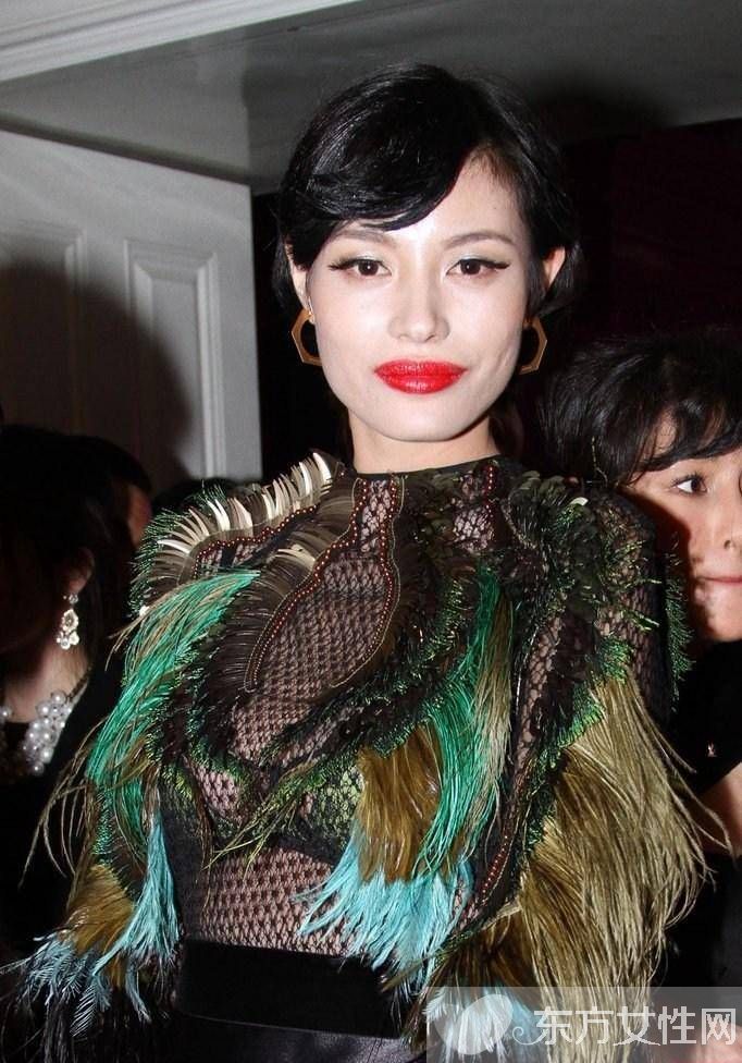 葛荟婕被曝吸毒拘留 网友 幸好孩子跟了汪峰